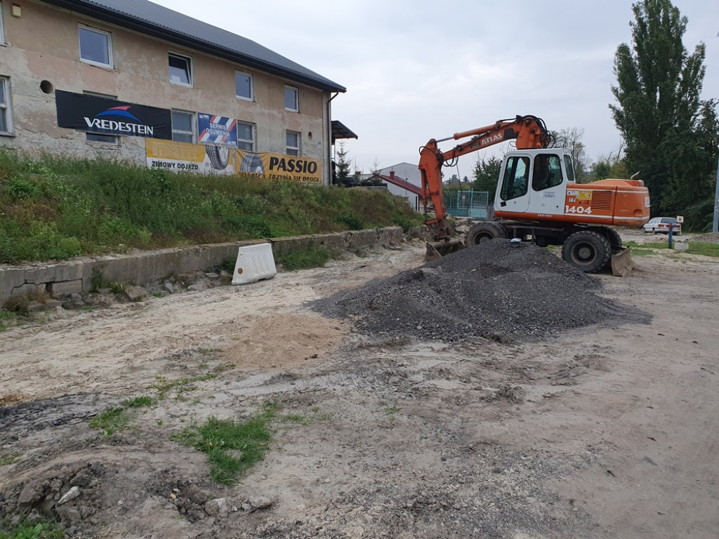Hrubieszów: Budowa basenu i parkingów - ZDJĘCIA