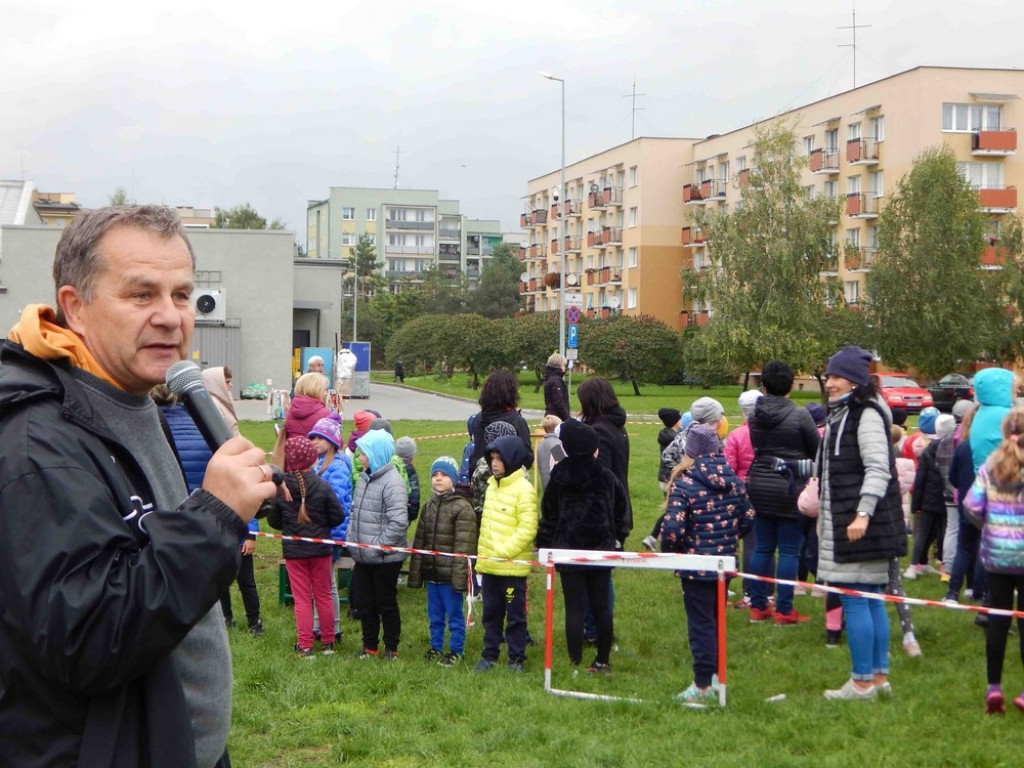 Uczniowie Jedynki pamiętają o Bohaterach Września! - ZDJĘCIA