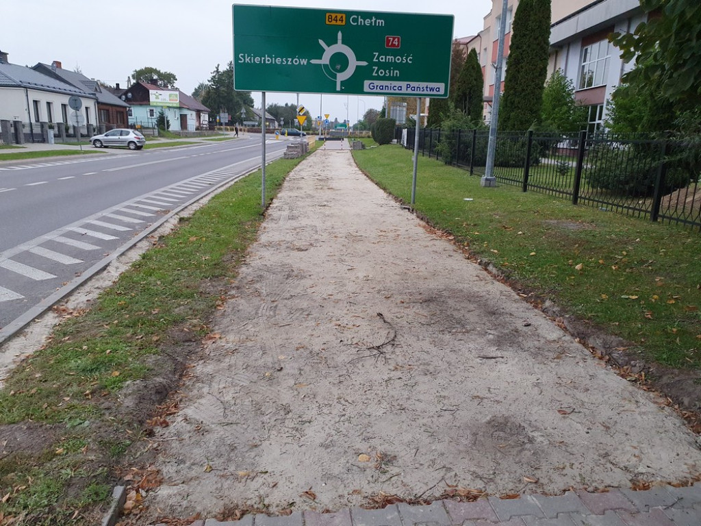 Hrubieszów: Budowa basenu i parkingów - ZDJĘCIA