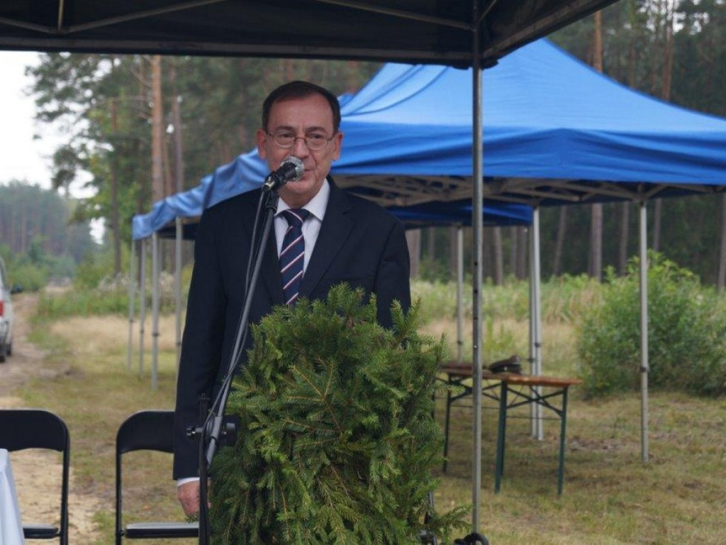 Pamiętają o bohaterach. Odsłonięcie pomnika w Józefowie - ZDJĘCIA