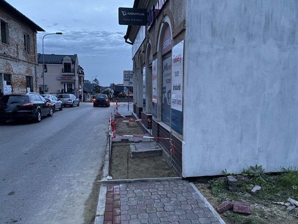 Hrubieszów: Podziękowania za remont chodnika - ZDJĘCIA