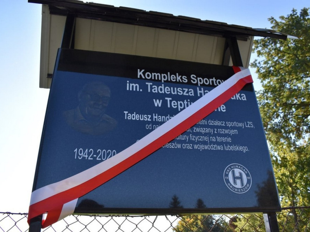 Pamiętają! W Teptiukowie kompleks sportowy został nazwany imieniem zasłużonego działacza sportowego Tadeusza Handziuka! - ZDJĘCIA