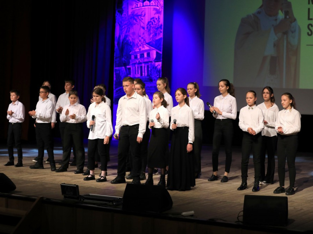 Hrubieszów uczcił Dzień Papieski (ZDJĘCIA)