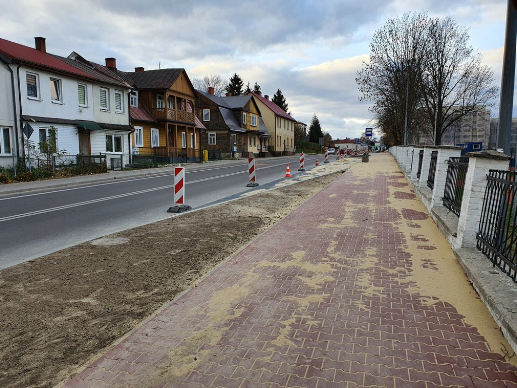 Hrubieszów: Budowa parkingów przy basenie (ZDJĘCIA)