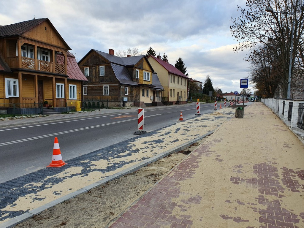 Hrubieszów: Budowa parkingów przy basenie (ZDJĘCIA)