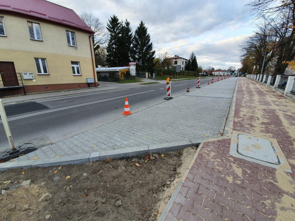 Hrubieszów: Budowa parkingów przy basenie (ZDJĘCIA)