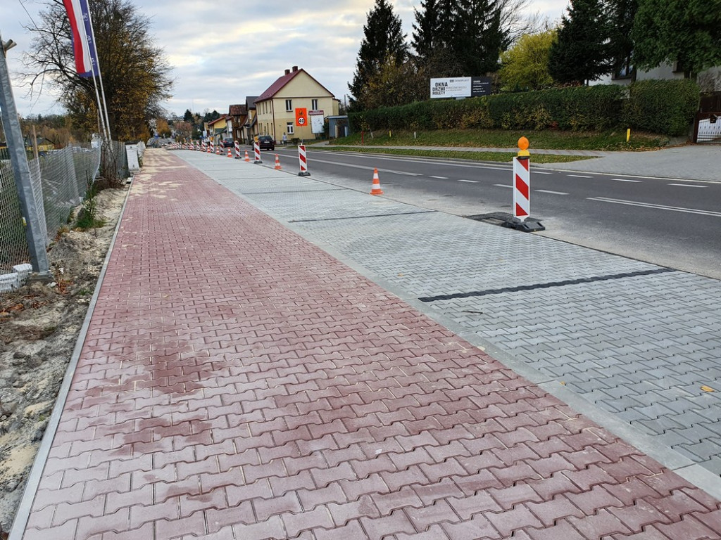 Hrubieszów: Budowa parkingów przy basenie (ZDJĘCIA)