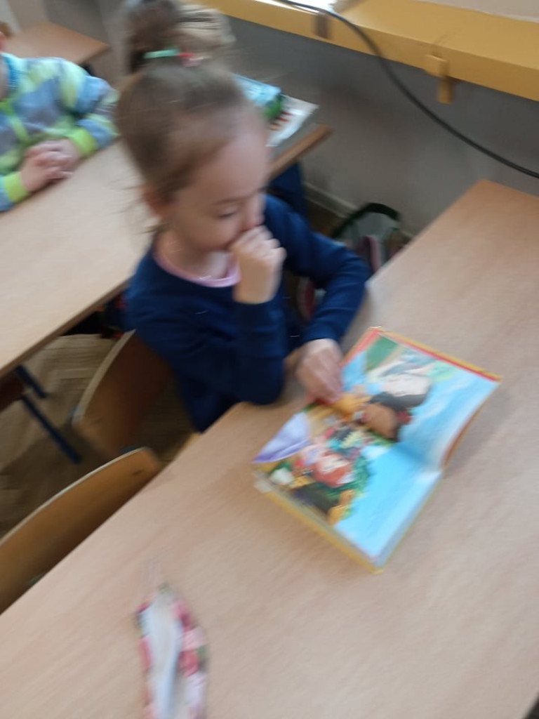Przerwa na czytanie w Jedynce (ZDJĘCIA)