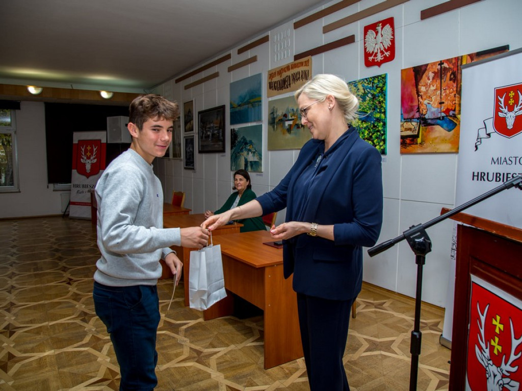 Hrubieszowska Nowa Młodzieżowa Rada Miasta rozpoczęła pracę (ZDJĘCIA)