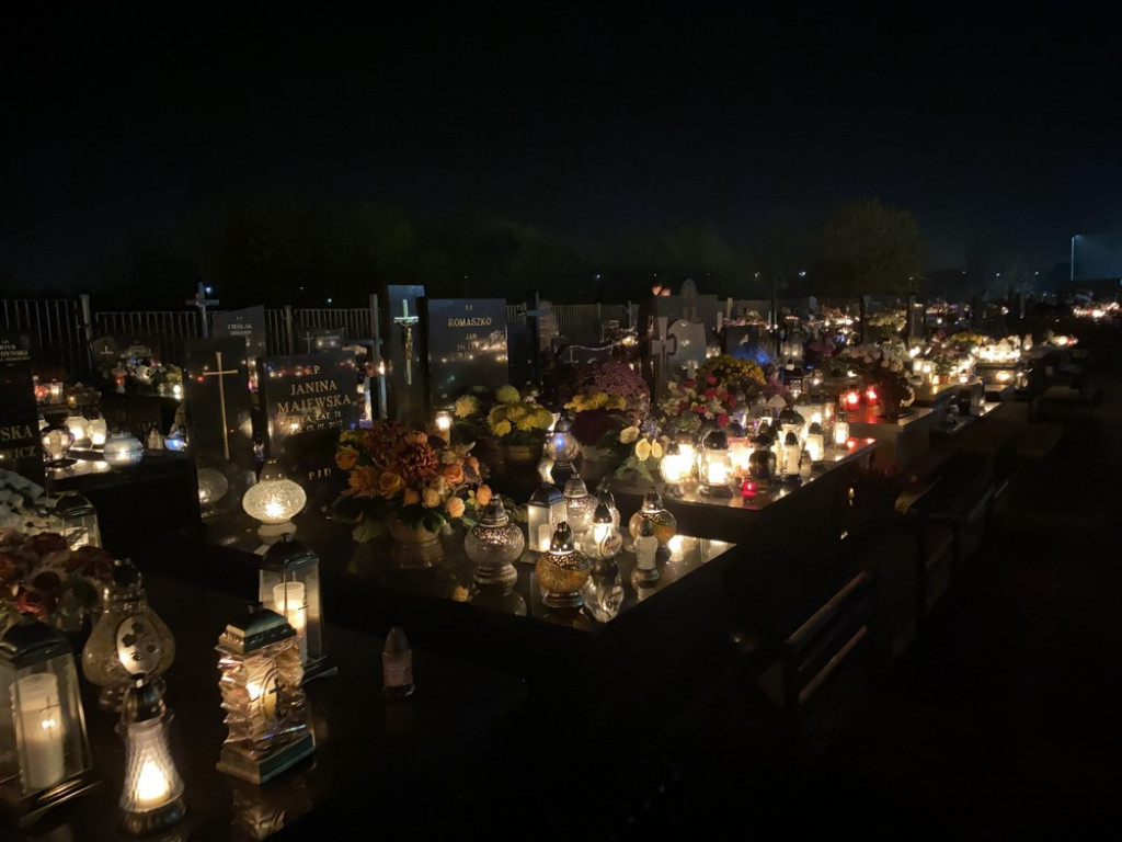 Hrubieszowski cmentarz nocą (ZDJĘCIA)