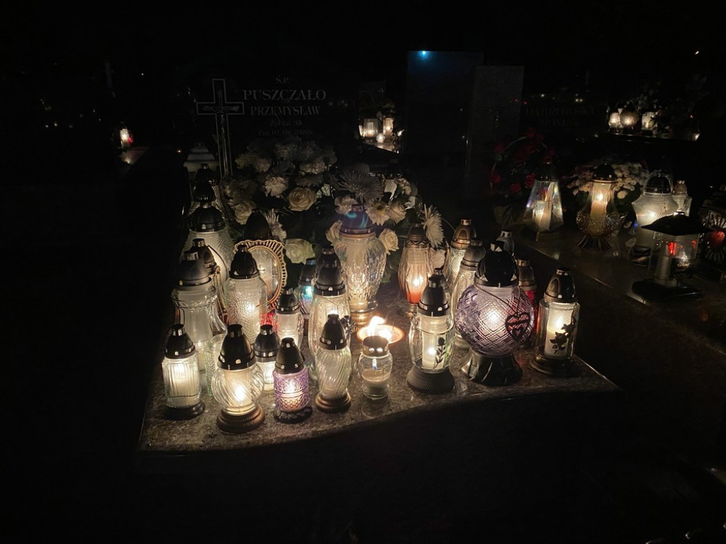 Hrubieszowski cmentarz nocą (ZDJĘCIA)