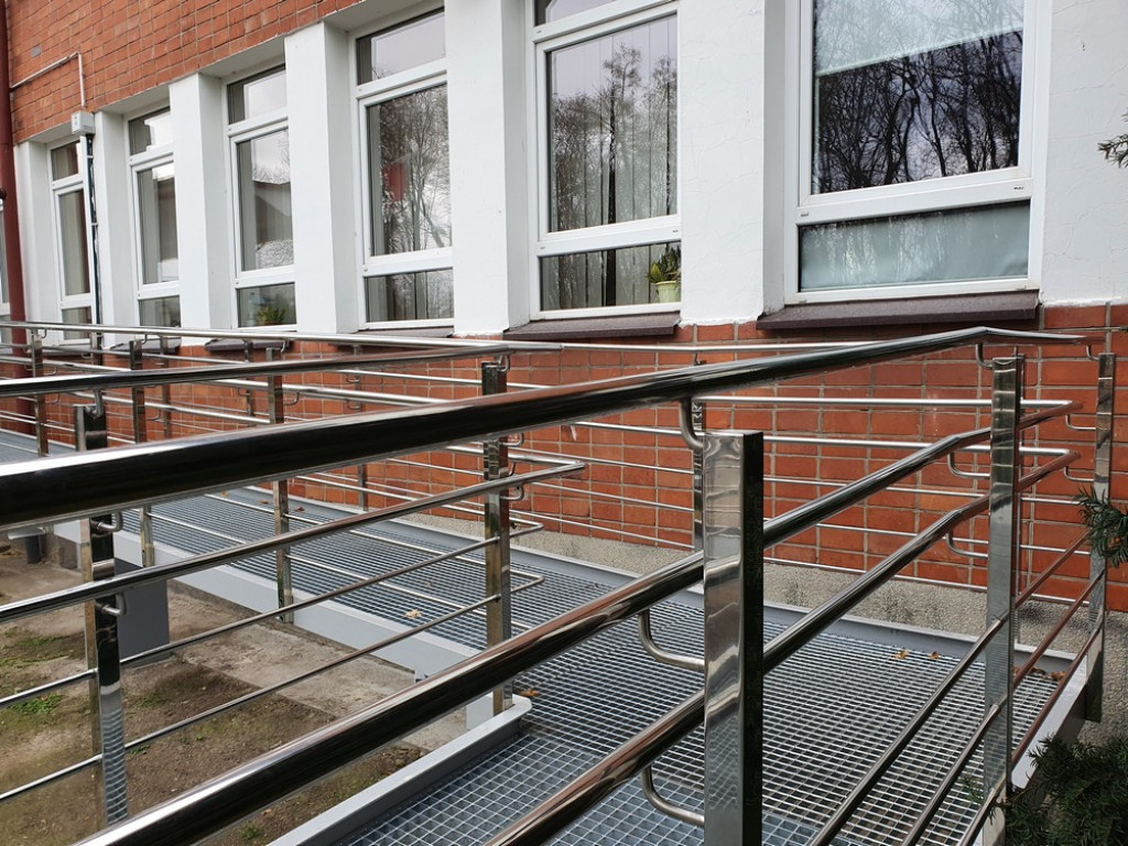 Hrubieszów: Remont wejścia do starostwa na ukończeniu (ZDJĘCIA)