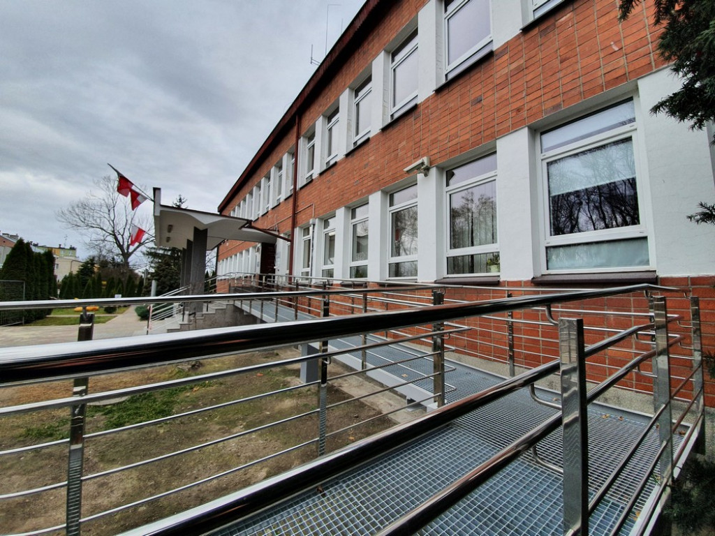 Hrubieszów: Remont wejścia do starostwa na ukończeniu (ZDJĘCIA)