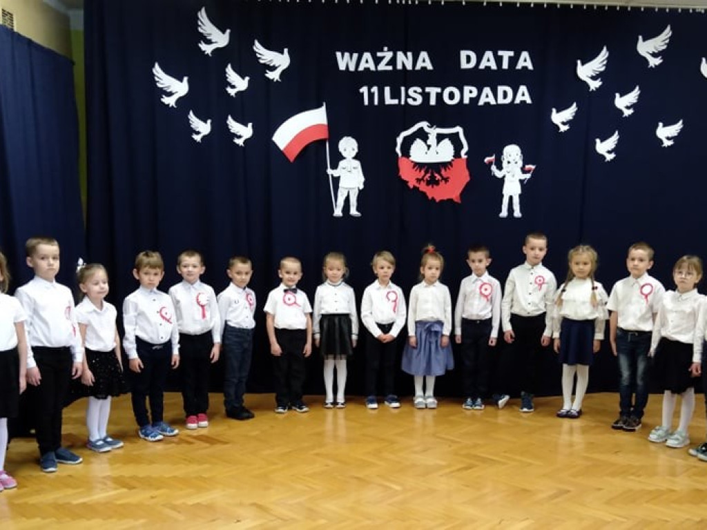 Przedszkolaki z Przedszkola nr 2 w Hrubieszowie uczciły Święto Niepodległości (ZDJĘCIA)