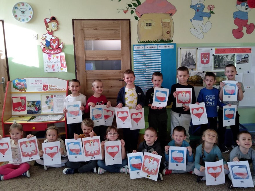 Przedszkolaki z Przedszkola nr 2 w Hrubieszowie uczciły Święto Niepodległości (ZDJĘCIA)