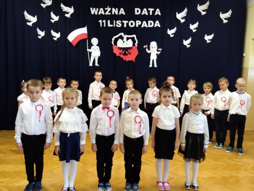 Przedszkolaki z Przedszkola nr 2 w Hrubieszowie uczciły Święto Niepodległości (ZDJĘCIA)
