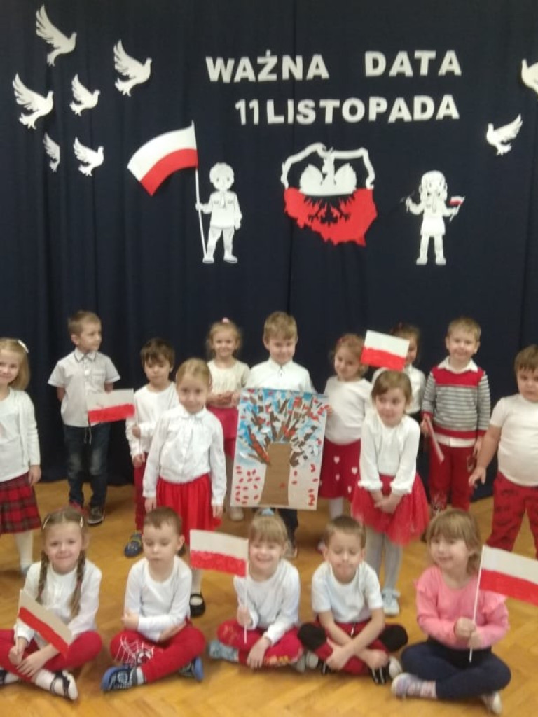 Przedszkolaki z Przedszkola nr 2 w Hrubieszowie uczciły Święto Niepodległości (ZDJĘCIA)