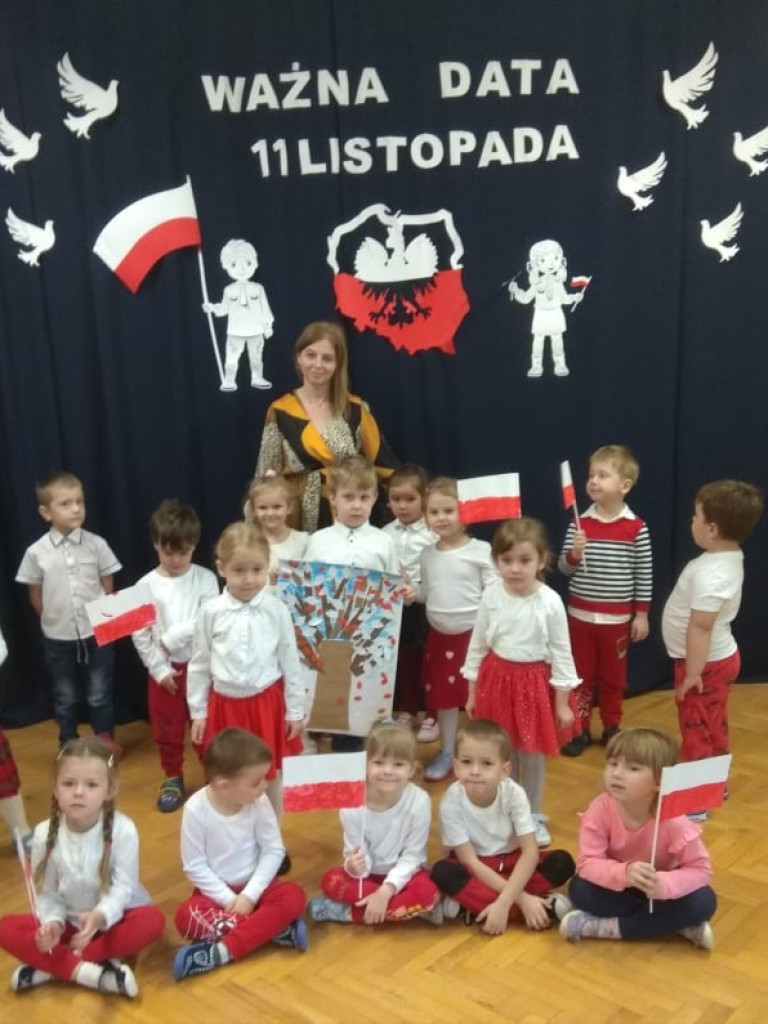 Przedszkolaki z Przedszkola nr 2 w Hrubieszowie uczciły Święto Niepodległości (ZDJĘCIA)