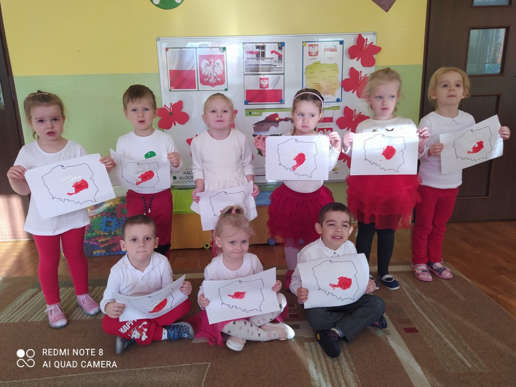 Przedszkolaki z Przedszkola nr 2 w Hrubieszowie uczciły Święto Niepodległości (ZDJĘCIA)