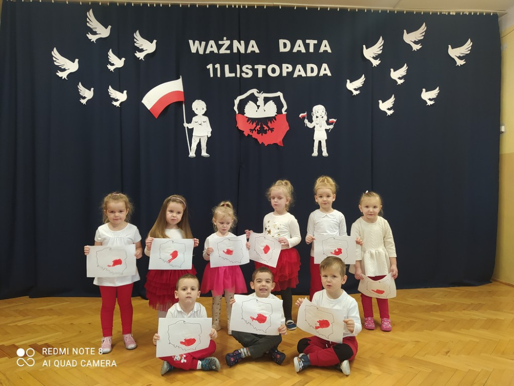 Przedszkolaki z Przedszkola nr 2 w Hrubieszowie uczciły Święto Niepodległości (ZDJĘCIA)