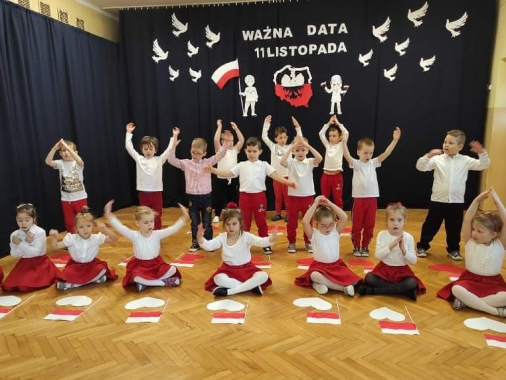 Przedszkolaki z Przedszkola nr 2 w Hrubieszowie uczciły Święto Niepodległości (ZDJĘCIA)