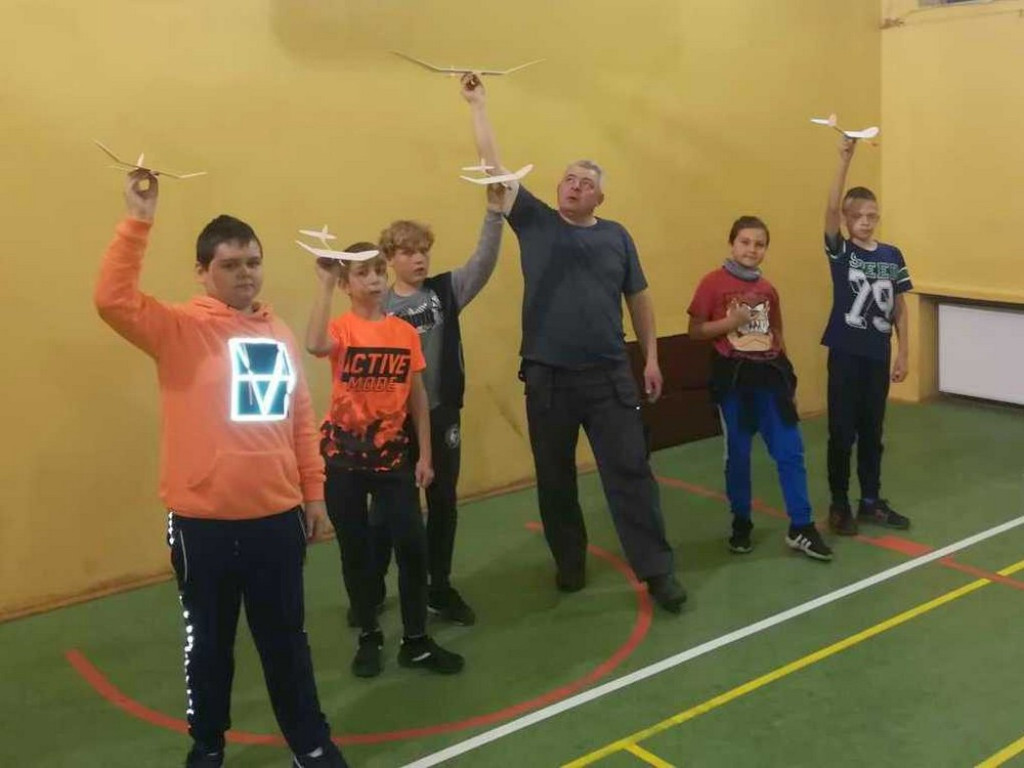 Hrubieszów: Młodzi modelarze na start - Akademia Modelarstwa Lotniczego i Kosmicznego (ZDJĘCIA)
