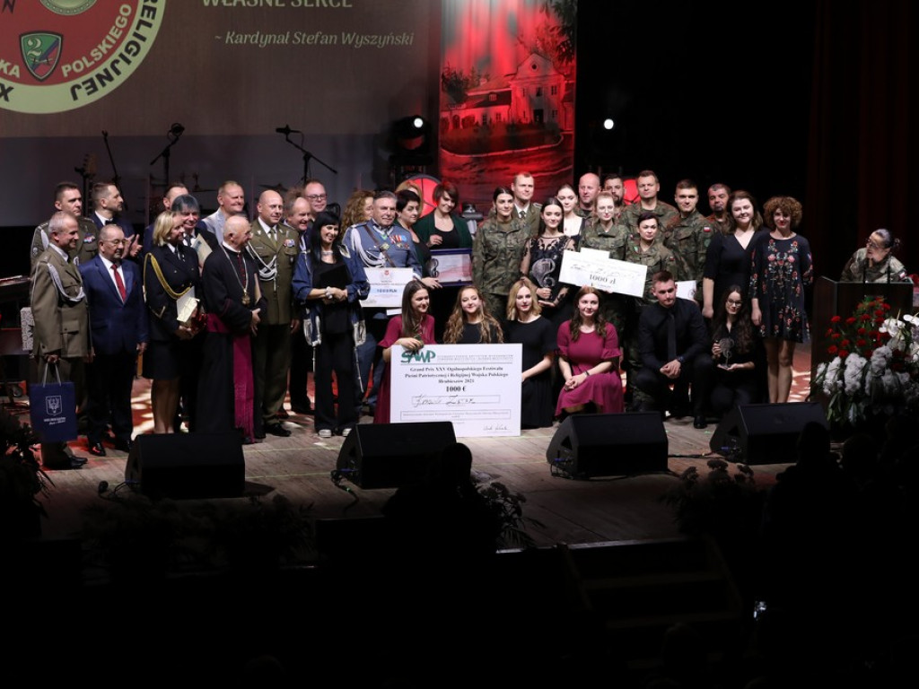Koncert galowy XXV Festiwalu Pieśni Patriotycznej i Religijnej Wojska Polskiego (ZDJĘCIA)