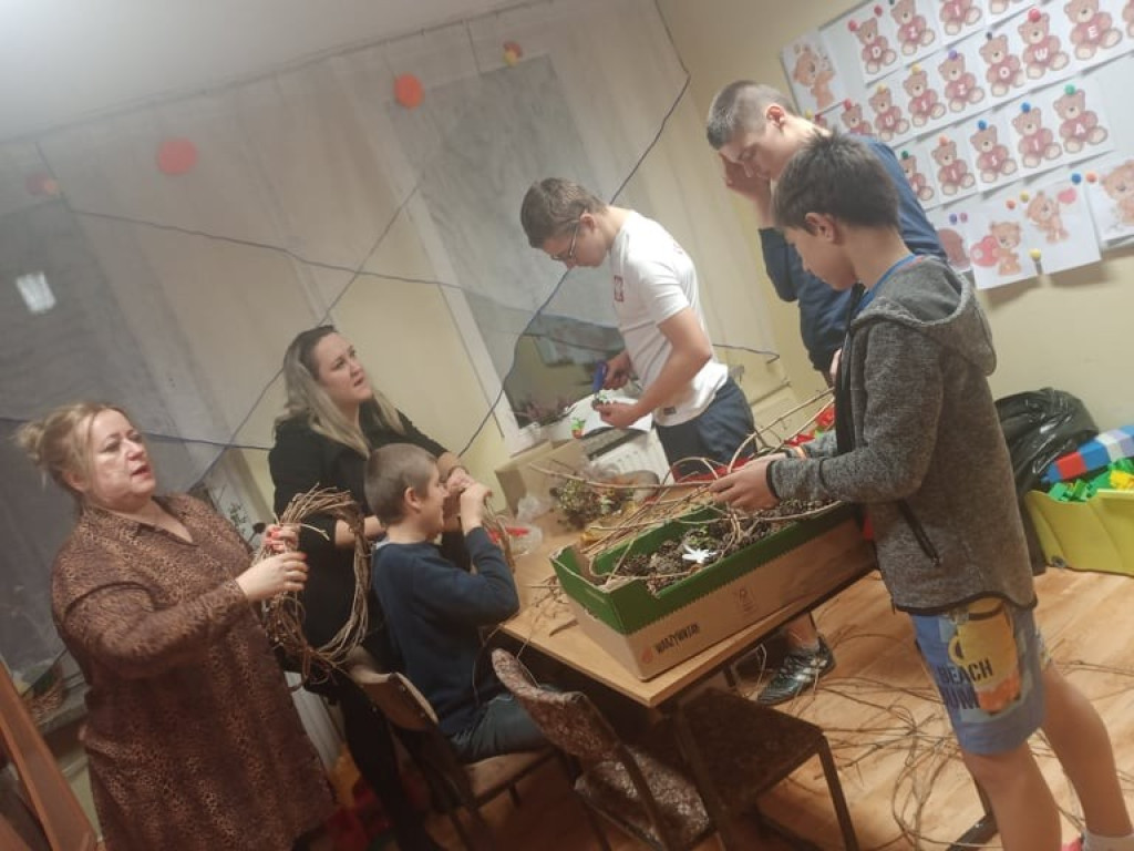 Warsztaty rękodzieła w Parafialnym Zespole Caritas i PZPSW w Hrubieszowie (ZDJĘCIA)
