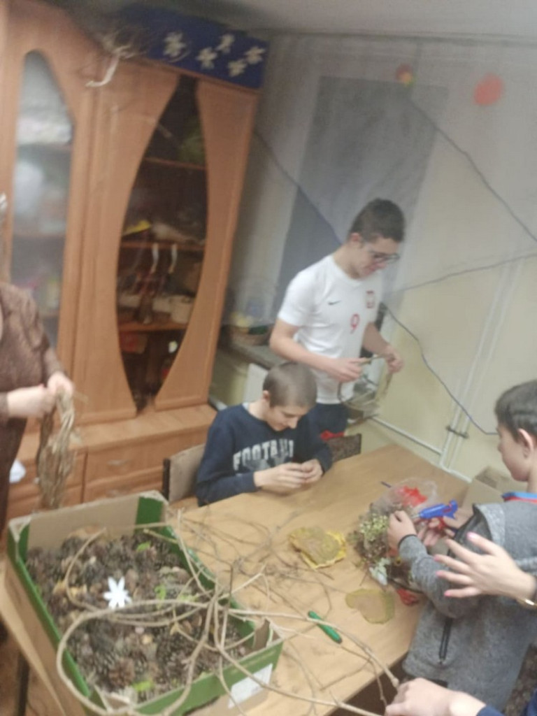 Warsztaty rękodzieła w Parafialnym Zespole Caritas i PZPSW w Hrubieszowie (ZDJĘCIA)