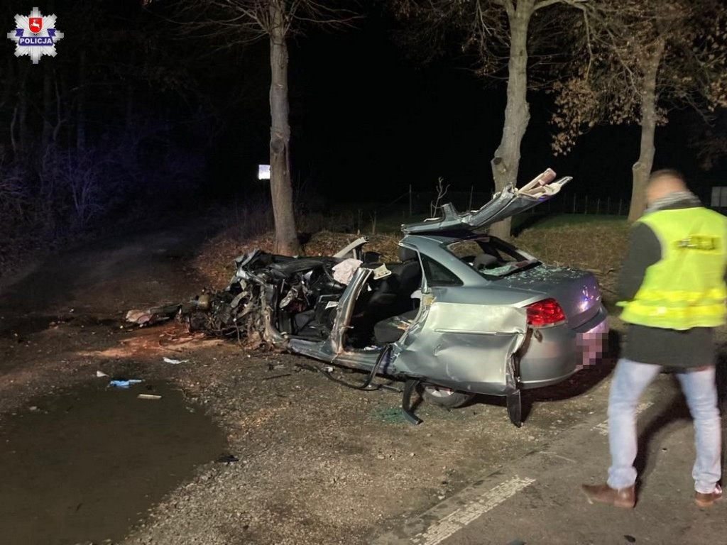 Hrubieszów: Tragiczny wypadek na Chełmskiej. Nie żyje 37-letni kierowca (ZDJĘCIA)