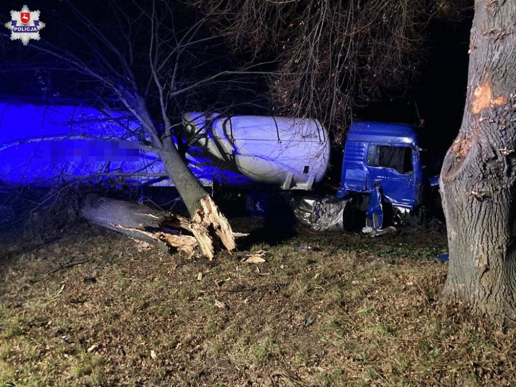 Hrubieszów: Tragiczny wypadek na Chełmskiej. Nie żyje 37-letni kierowca (ZDJĘCIA)