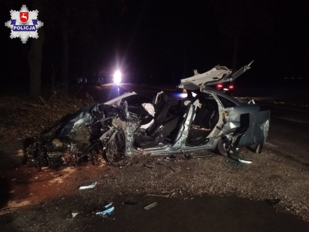 Hrubieszów: Tragiczny wypadek na Chełmskiej. Nie żyje 37-letni kierowca (ZDJĘCIA)