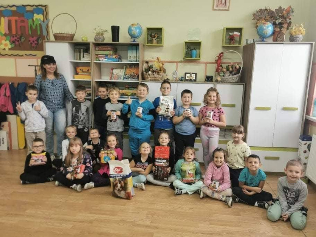 Pełna miska dla schroniska od hrubieszowskiej Dwójki (ZDJĘCIA)
