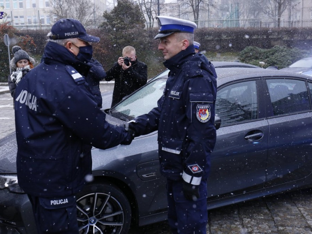Dwa nowe nieoznakowane radiowozy BMW w Zamościu i Tomaszowie (ZDJĘCIA)