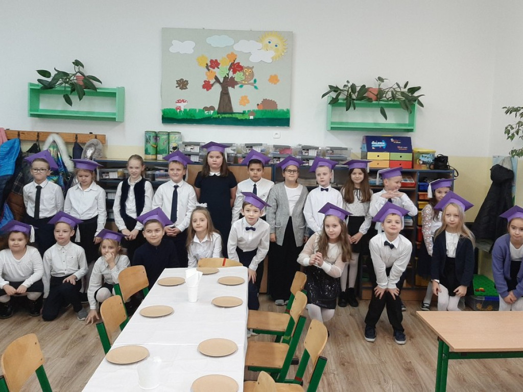 Ślubowanie klas I i II w hrubieszowskiej Dwójce (ZDJĘCIA)