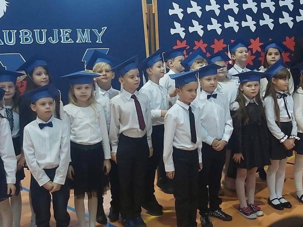 Ślubowanie klas I i II w hrubieszowskiej Dwójce (ZDJĘCIA)