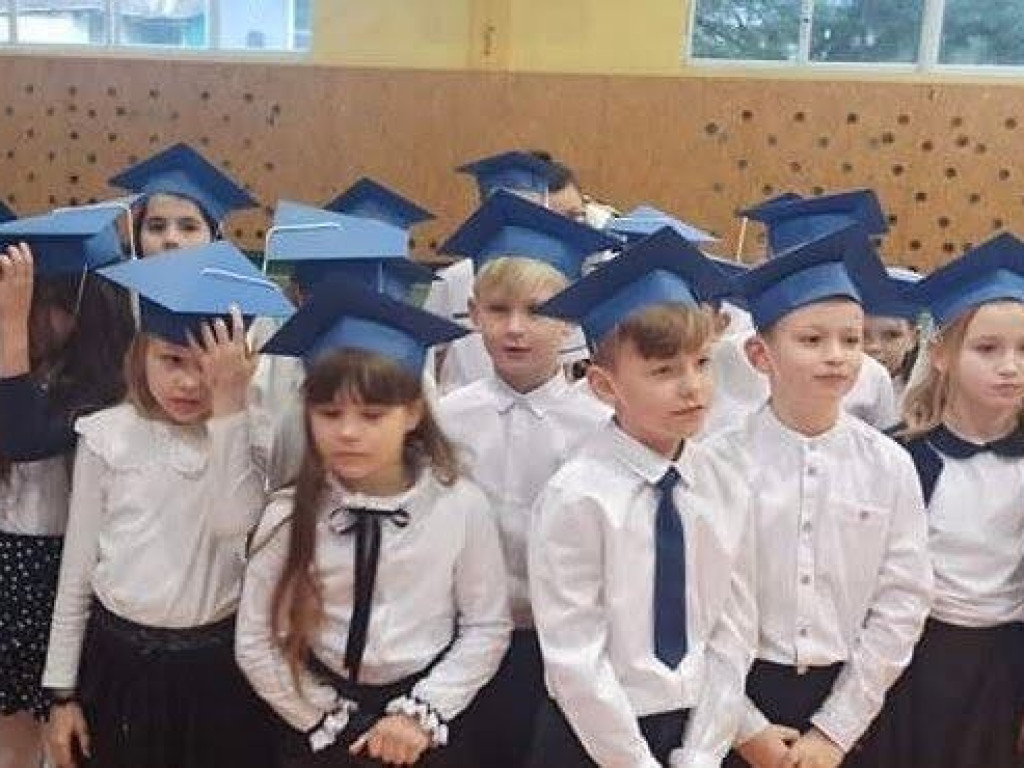 Ślubowanie klas I i II w hrubieszowskiej Dwójce (ZDJĘCIA)
