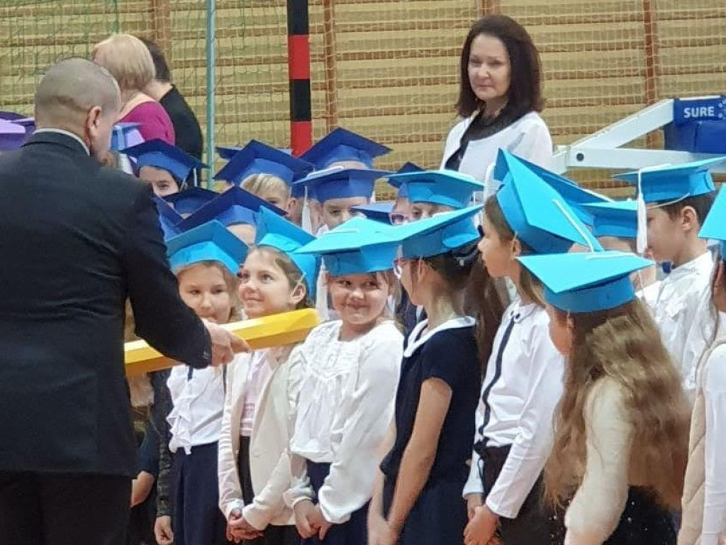 Ślubowanie klas I i II w hrubieszowskiej Dwójce (ZDJĘCIA)