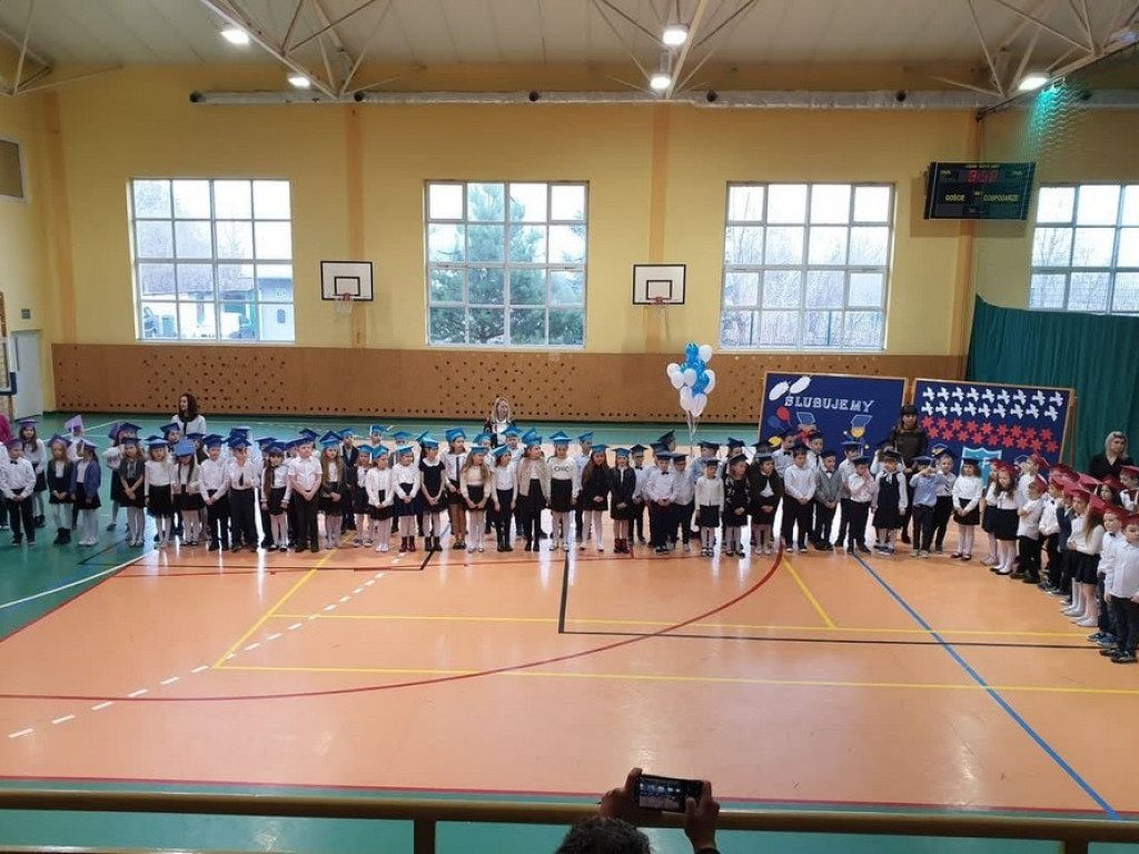Ślubowanie klas I i II w hrubieszowskiej Dwójce (ZDJĘCIA)