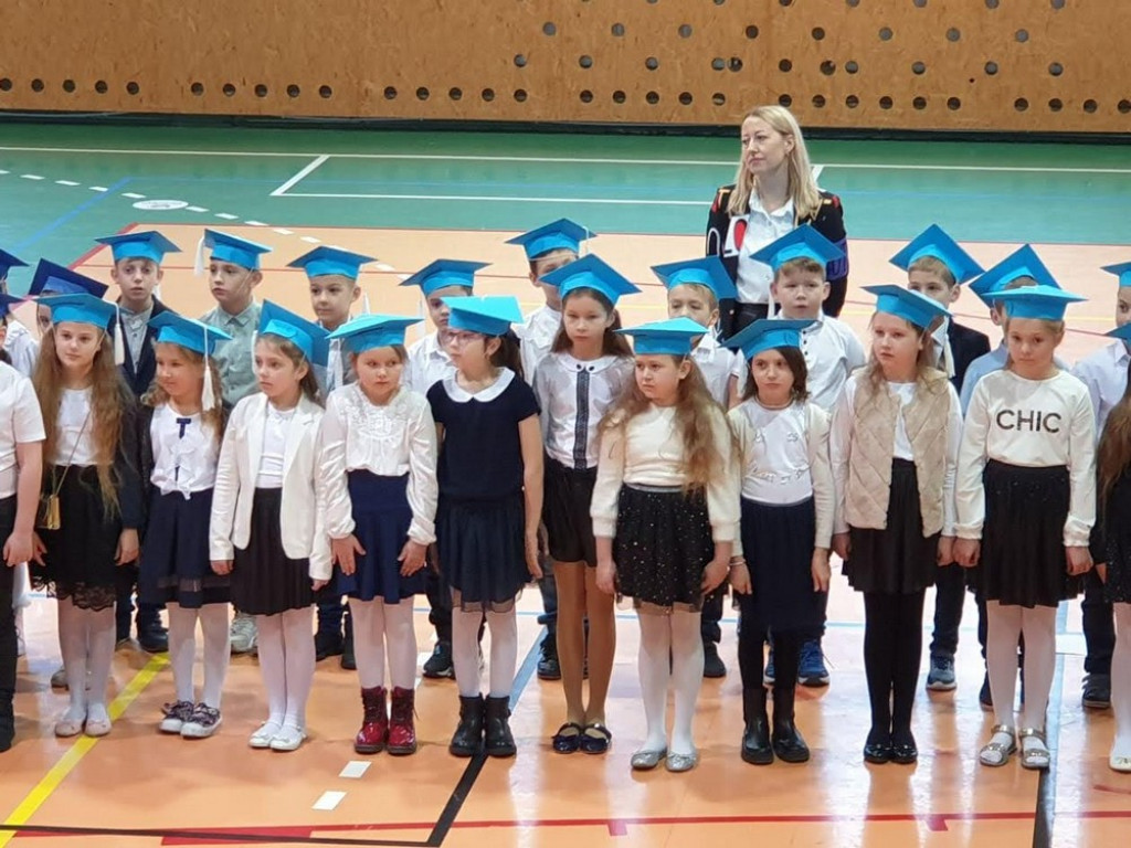Ślubowanie klas I i II w hrubieszowskiej Dwójce (ZDJĘCIA)