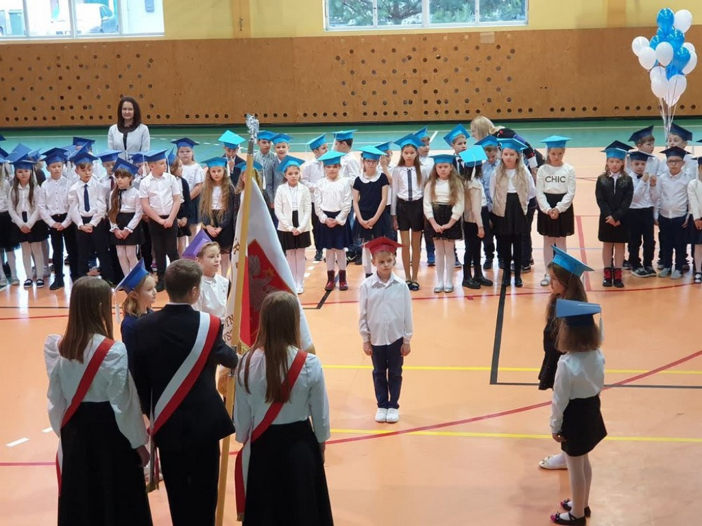 Ślubowanie klas I i II w hrubieszowskiej Dwójce (ZDJĘCIA)