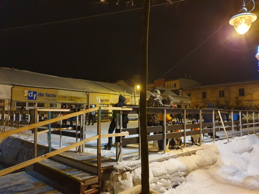 Hrubieszów: Lodowisko otwarte! (ZDJĘCIA, WIDEO)