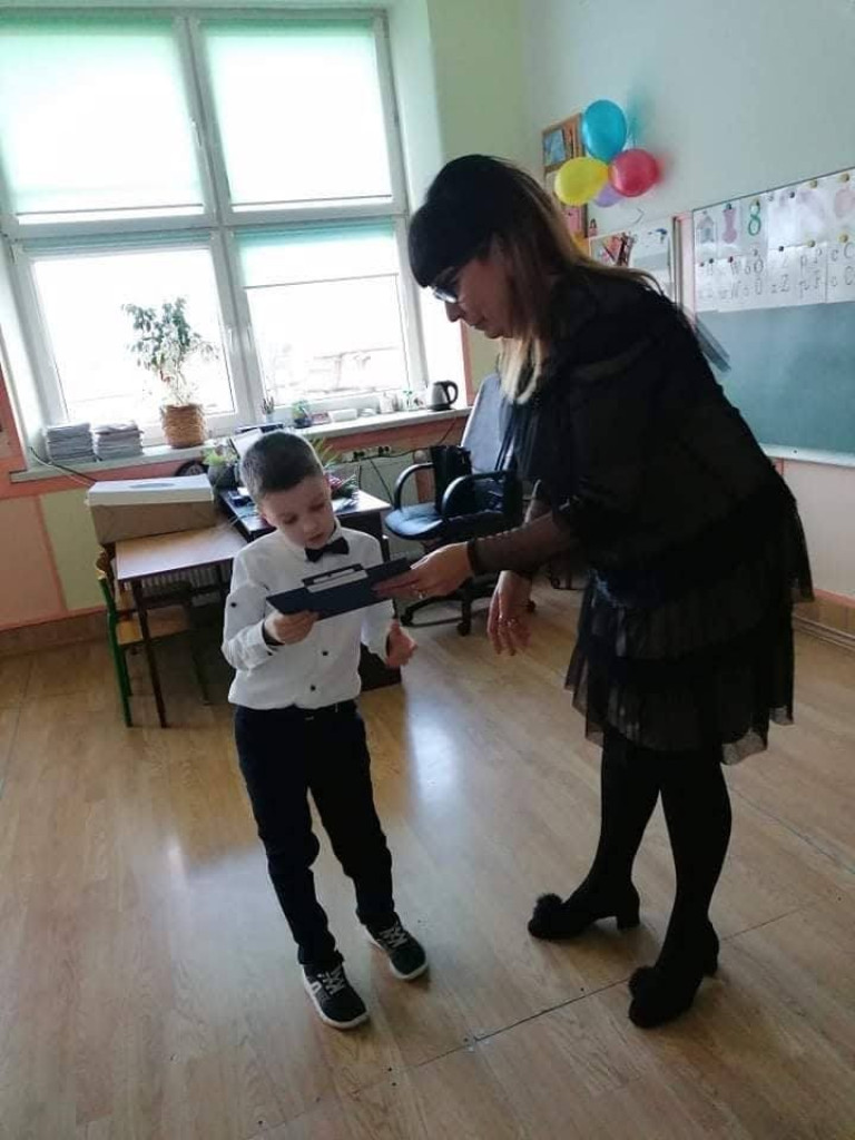 Ślubowanie klas I i II w hrubieszowskiej Dwójce (ZDJĘCIA)