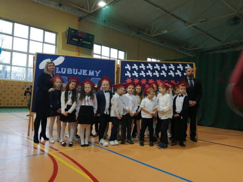 Ślubowanie klas I i II w hrubieszowskiej Dwójce (ZDJĘCIA)