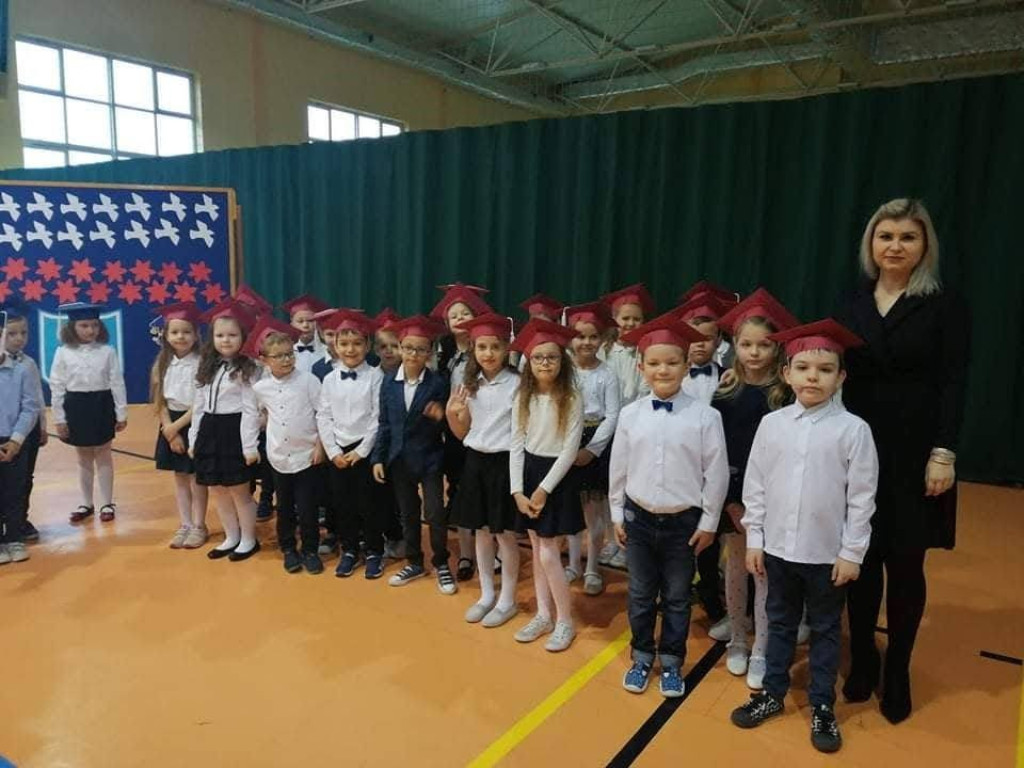 Ślubowanie klas I i II w hrubieszowskiej Dwójce (ZDJĘCIA)