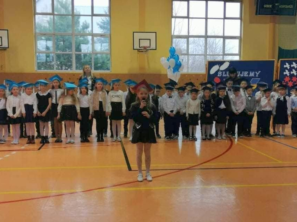Ślubowanie klas I i II w hrubieszowskiej Dwójce (ZDJĘCIA)