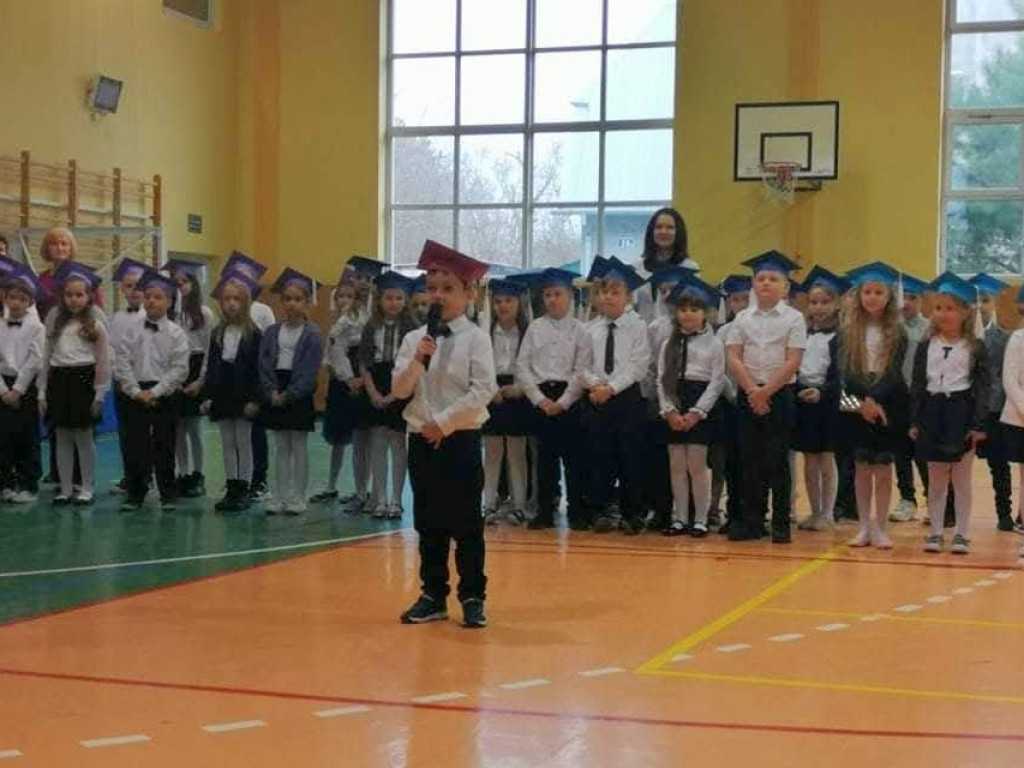 Ślubowanie klas I i II w hrubieszowskiej Dwójce (ZDJĘCIA)