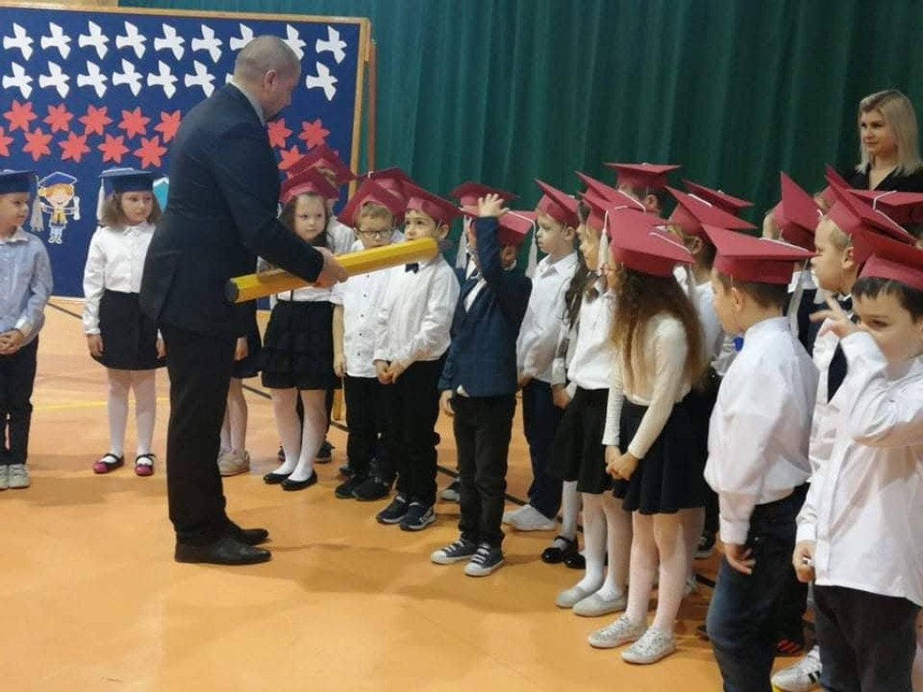 Ślubowanie klas I i II w hrubieszowskiej Dwójce (ZDJĘCIA)