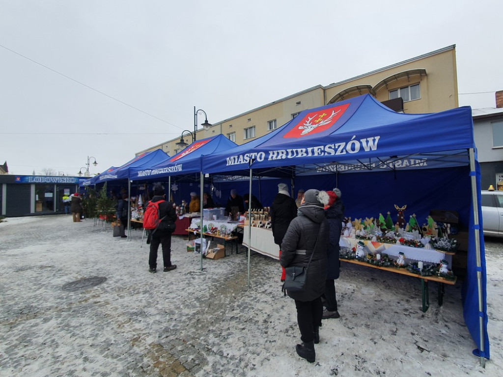 Hrubieszów: Trwa kiermasz bożonarodzeniowy (ZDJĘCIA)