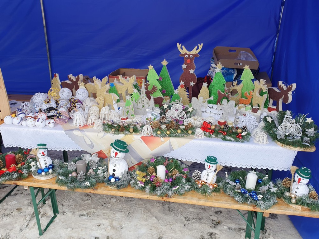 Hrubieszów: Trwa kiermasz bożonarodzeniowy (ZDJĘCIA)
